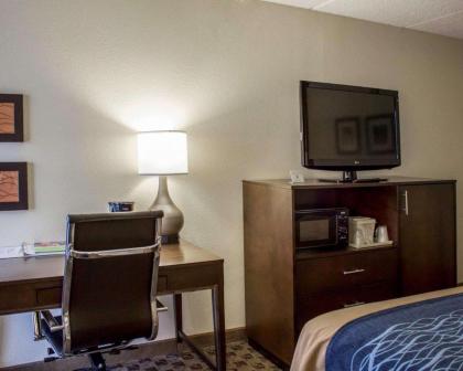 Comfort Inn & Suites Fuquay Varina - image 13