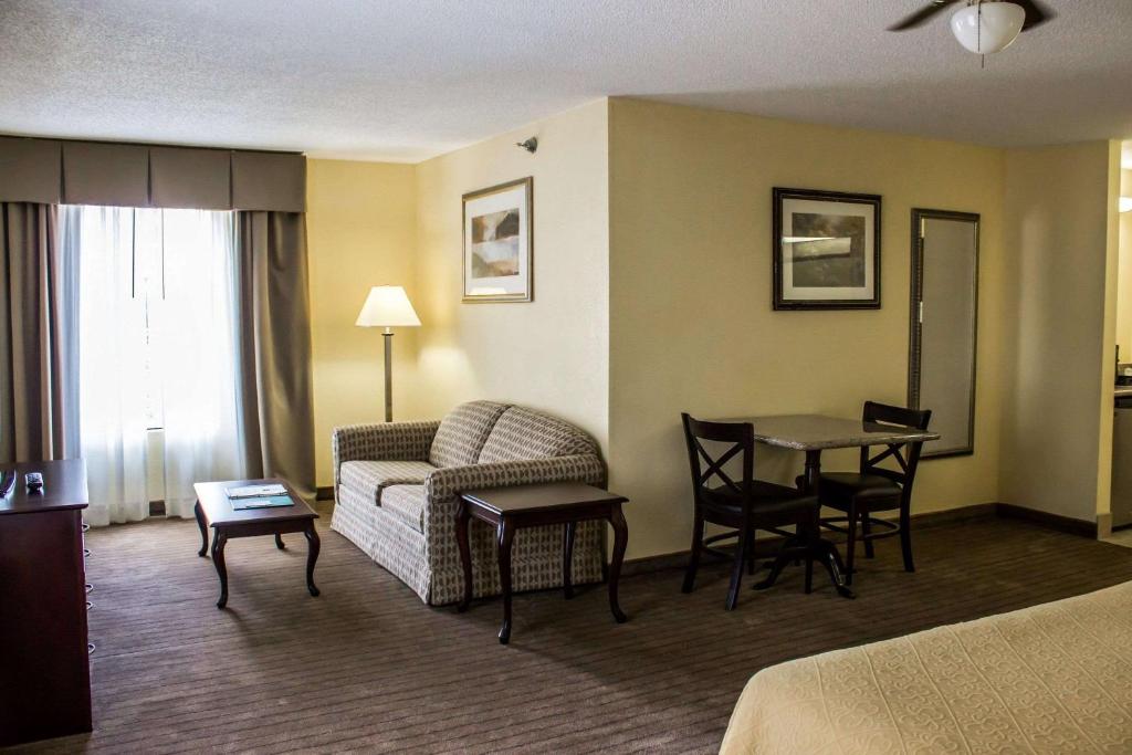 Quality Inn Fuquay Varina/ Holly Springs - image 4