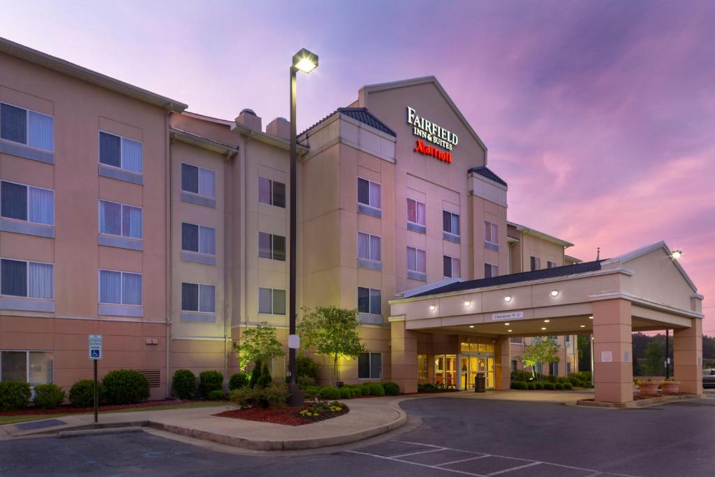 Fairfield Inn and Suites by Marriott Gadsden - main image