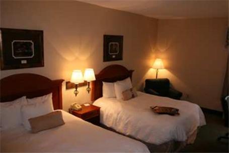 Hampton Inn Gadsden - image 2