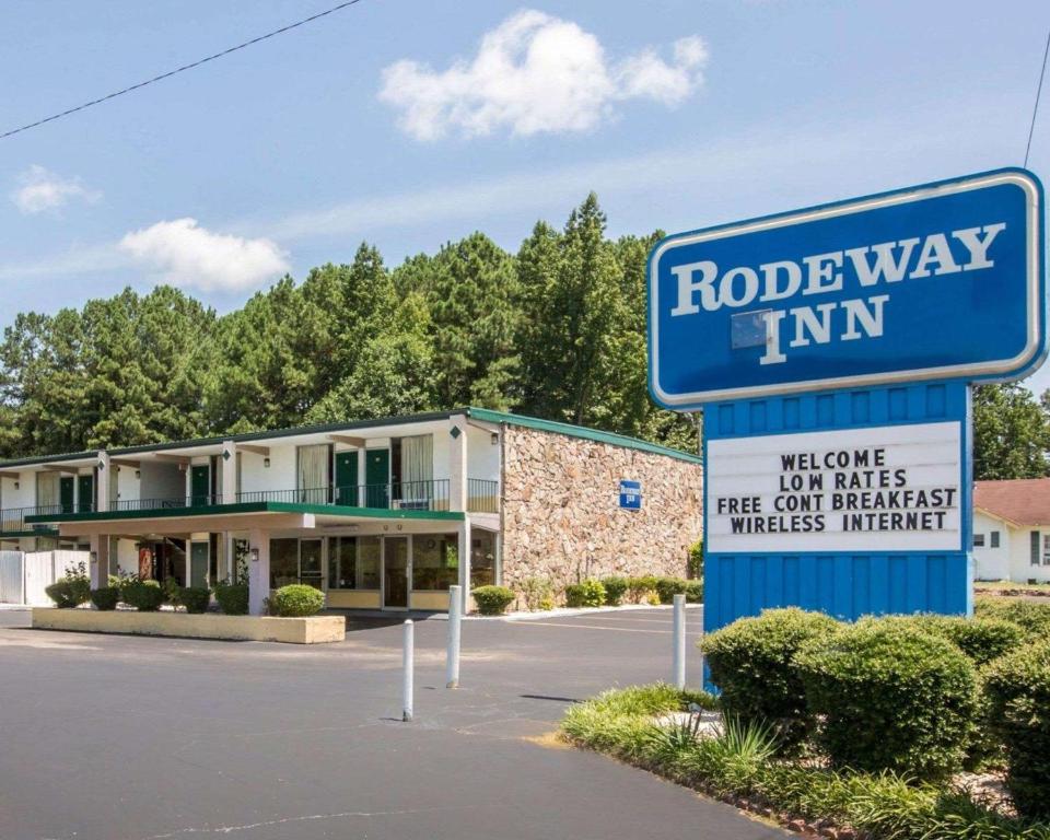 Rodeway Inn - main image