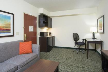 Holiday Inn Express Hotel & Suites Columbus Airport an IHG Hotel - image 16