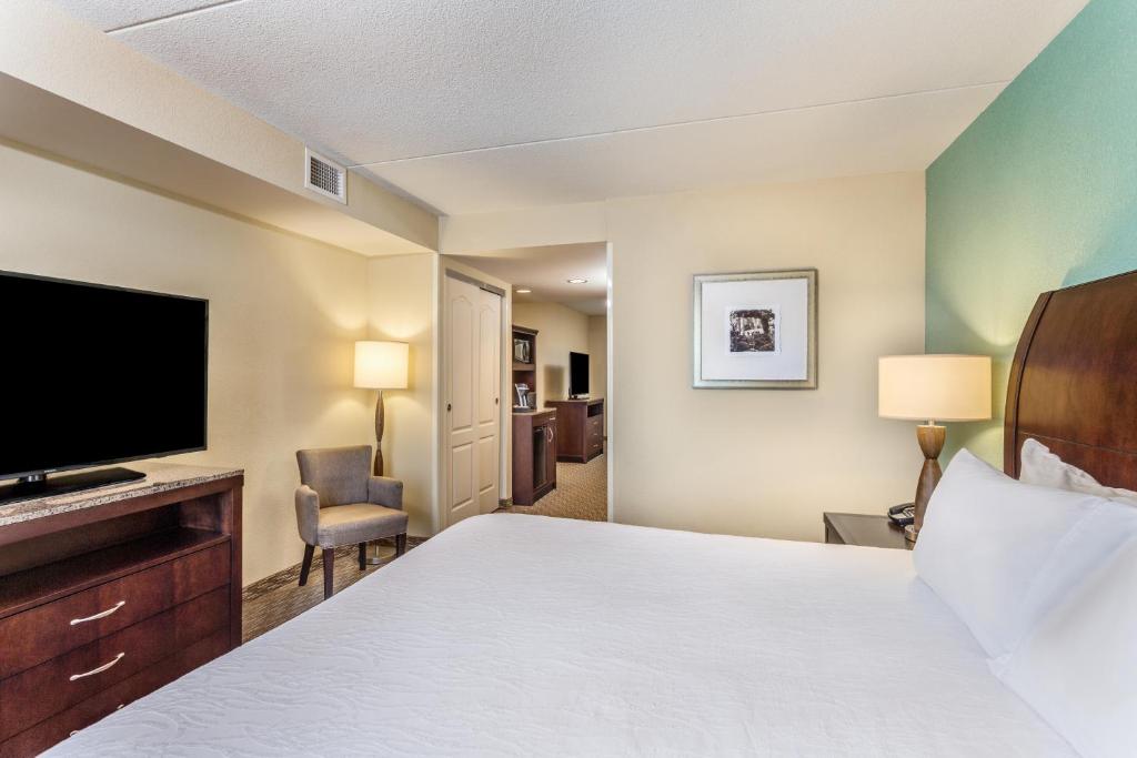 Hilton Garden Inn Gainesville - image 6