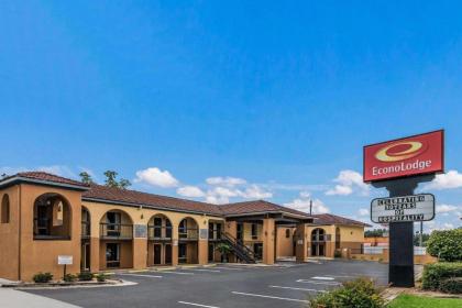 Econo Lodge - image 9