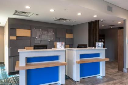 Holiday Inn Express & Suites Gainesville - Lake Lanier Area an IHG Hotel - image 3