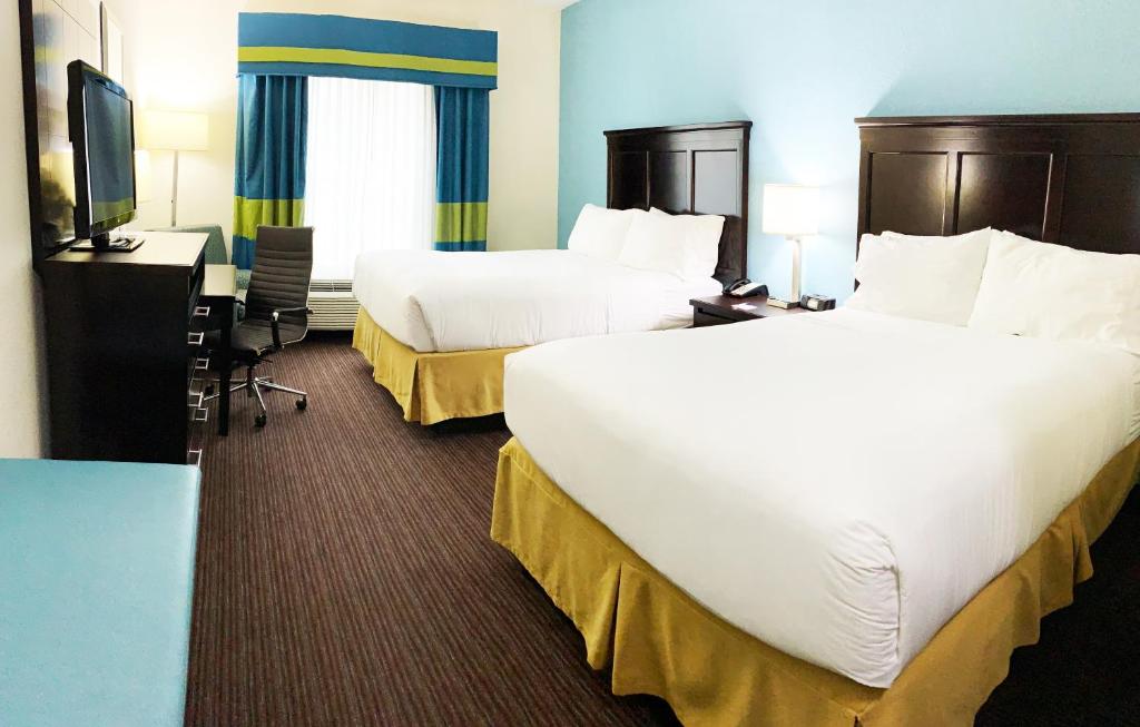 Holiday Inn Express Hotel & Suites Gainesville an IHG Hotel - image 7