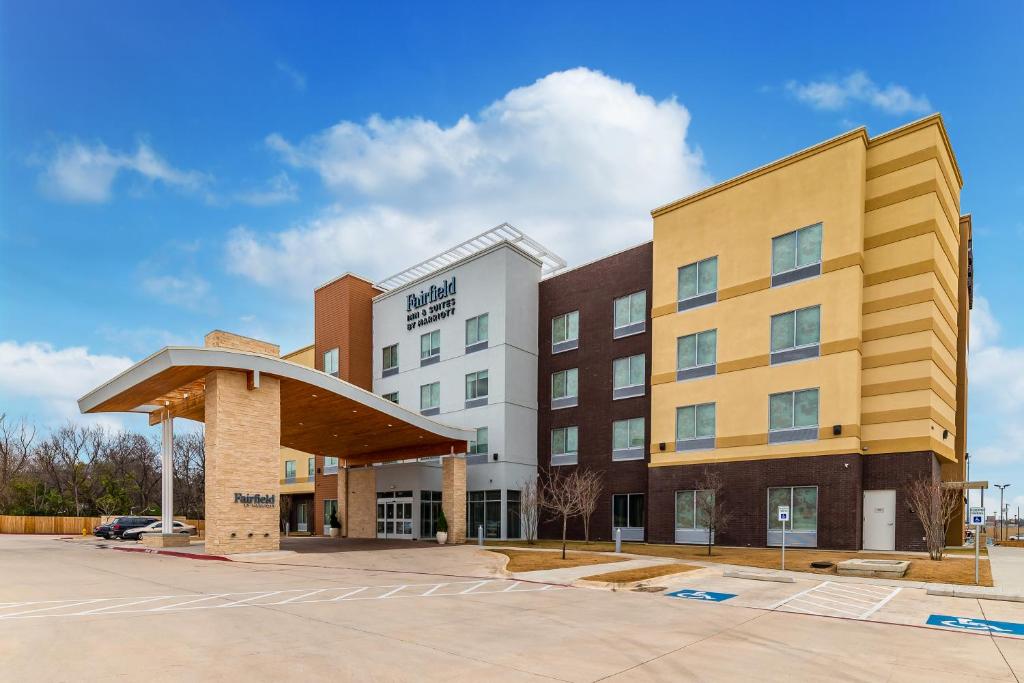 Fairfield Inn & Suites by Marriott Gainesville I-35 - main image