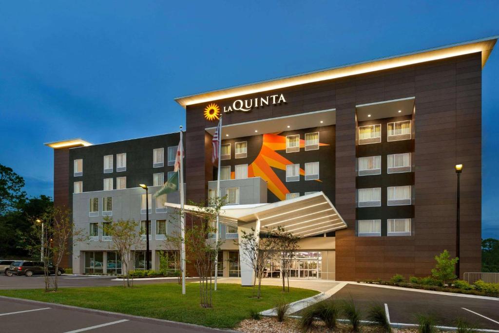 La Quinta by Wyndham Gainesville - main image