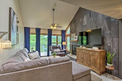 Lovely Townhome with Loft 4 Mi to Lake Galena! - image 3