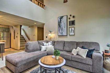 Lovely Townhome with Loft 4 Mi to Lake Galena! - image 5