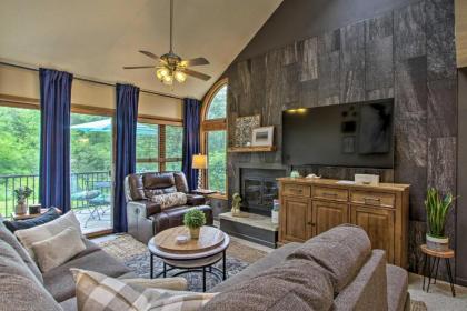 Lovely Townhome with Loft 4 Mi to Lake Galena! - image 7