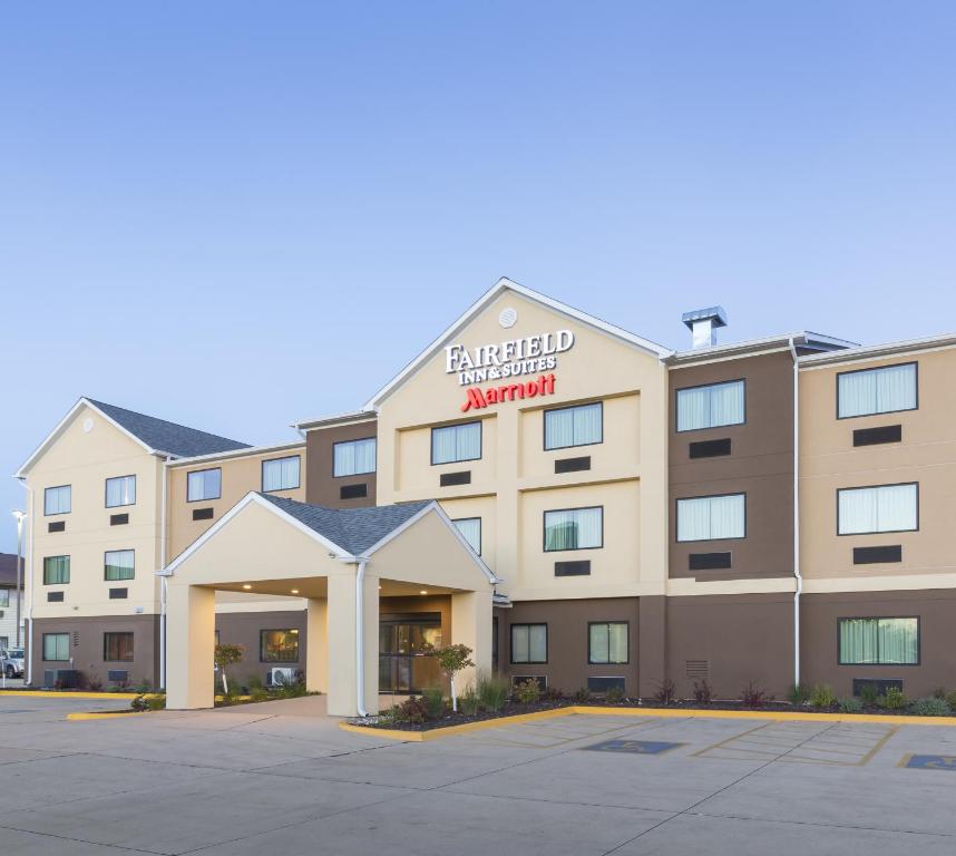 Fairfield Inn & Suites by Marriott Galesburg - main image