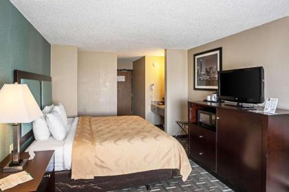 Quality Inn - image 10