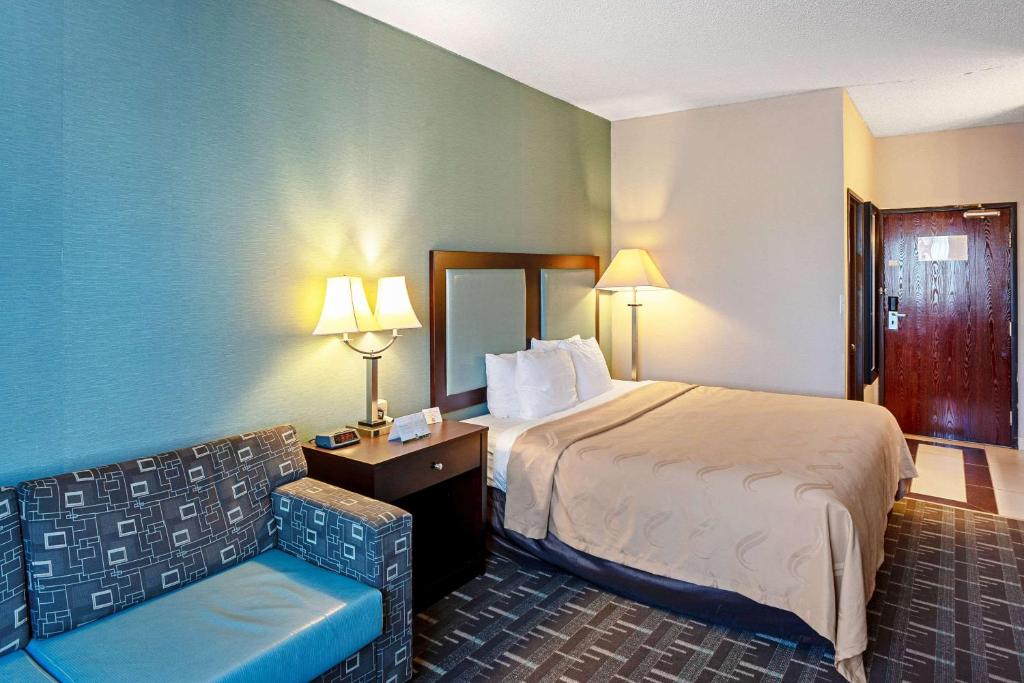 Quality Inn - image 6