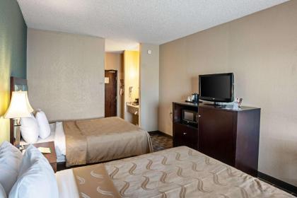 Quality Inn - image 8