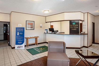 Quality Inn - image 9