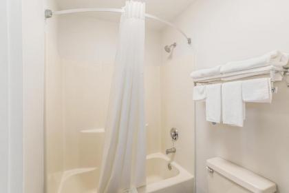 Quality Inn Gallatin-Nashville Metro - image 14