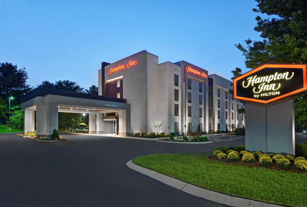 Hampton Inn Gallatin - main image