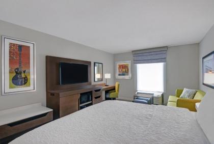 Hampton Inn Gallatin - image 12