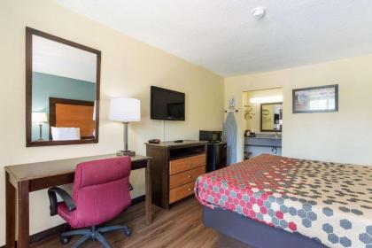 Econo Lodge Gallatin - image 14