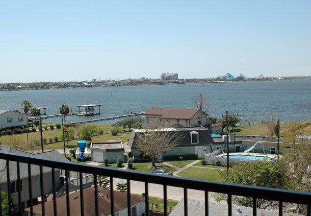 SpringHill Suites Galveston Island - image 5