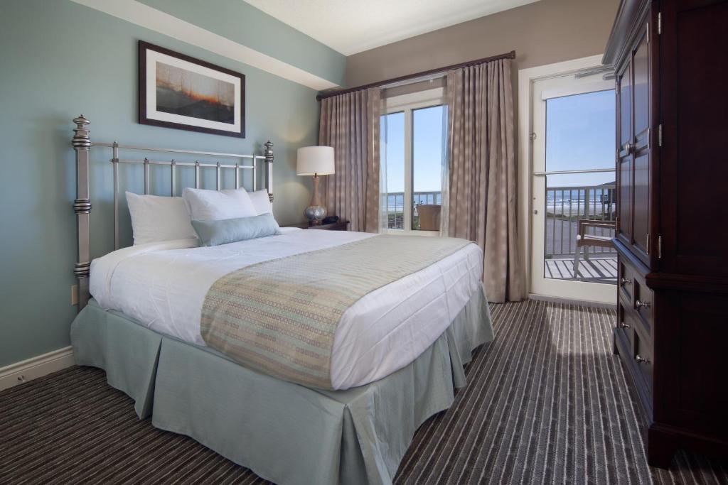 Holiday Inn Club Vacations Galveston Beach Resort an IHG Hotel - image 5