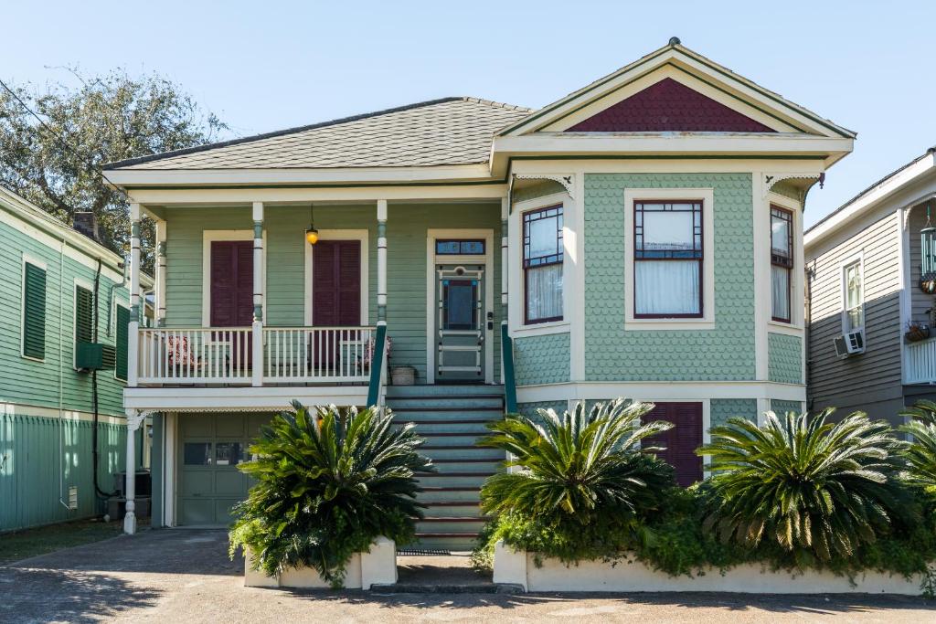 Victorian Galveston House - main image