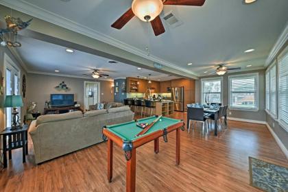 Cozy Galveston Home with Deck - Walk to the Beach! - image 2