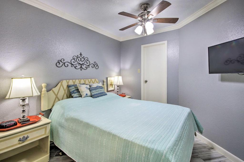 Updated Galveston Condo Walk to 61st St Pier - image 3