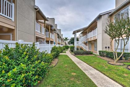 Romantic Galveston Retreat with Amenity Access! - image 13