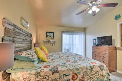 Romantic Galveston Retreat with Amenity Access! - image 16