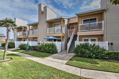 Romantic Galveston Retreat with Amenity Access! - image 17