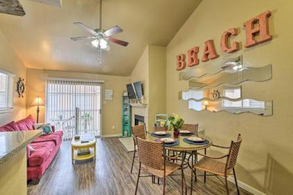 Romantic Galveston Retreat with Amenity Access! - image 18