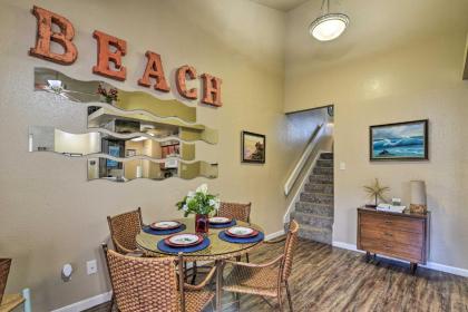 Romantic Galveston Retreat with Amenity Access! - image 4