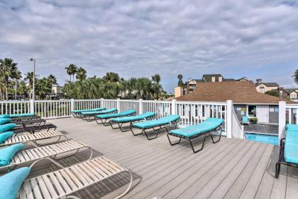 Romantic Galveston Retreat with Amenity Access! - image 9