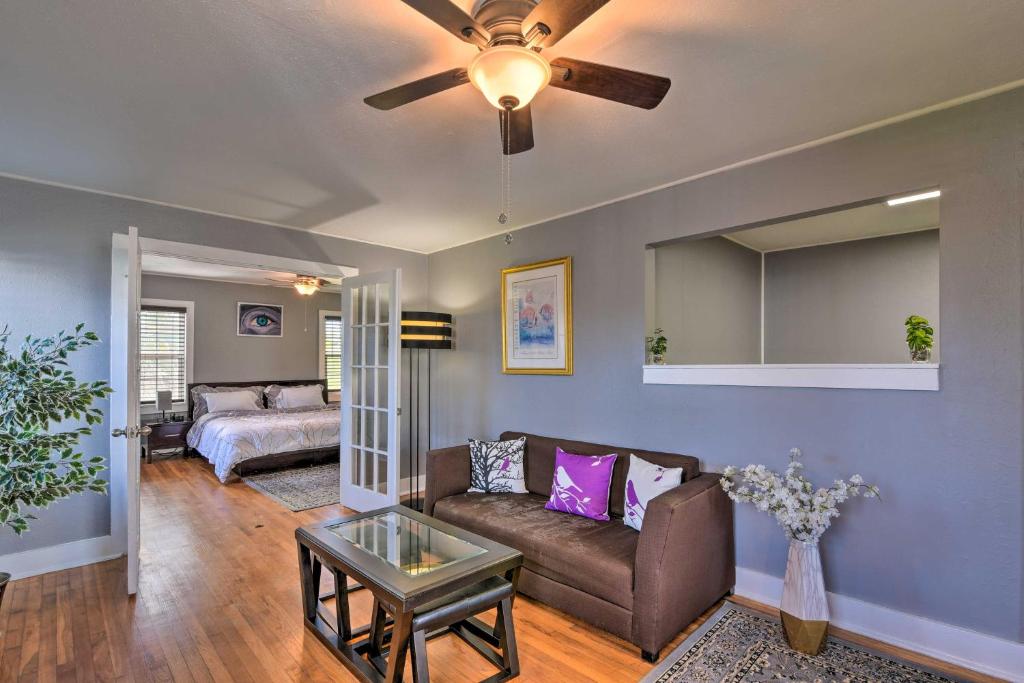 Walkable Galveston Apartment 1 Mi to Seawall - main image