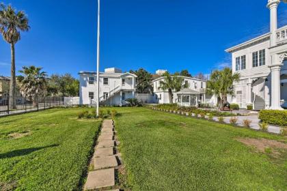 Walkable Galveston Apartment 1 Mi to Seawall - image 3