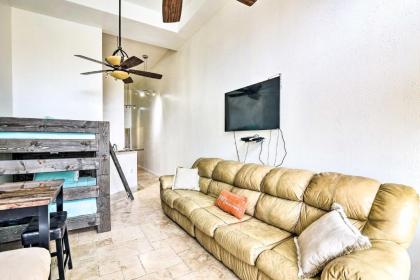 Galveston Condo with Resort Amenities and Patio! - image 4