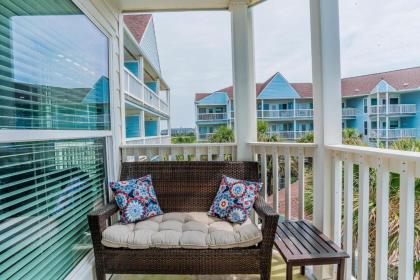 Sandy toes Great Views at Seascape Just steps to pool and Gulf Galveston