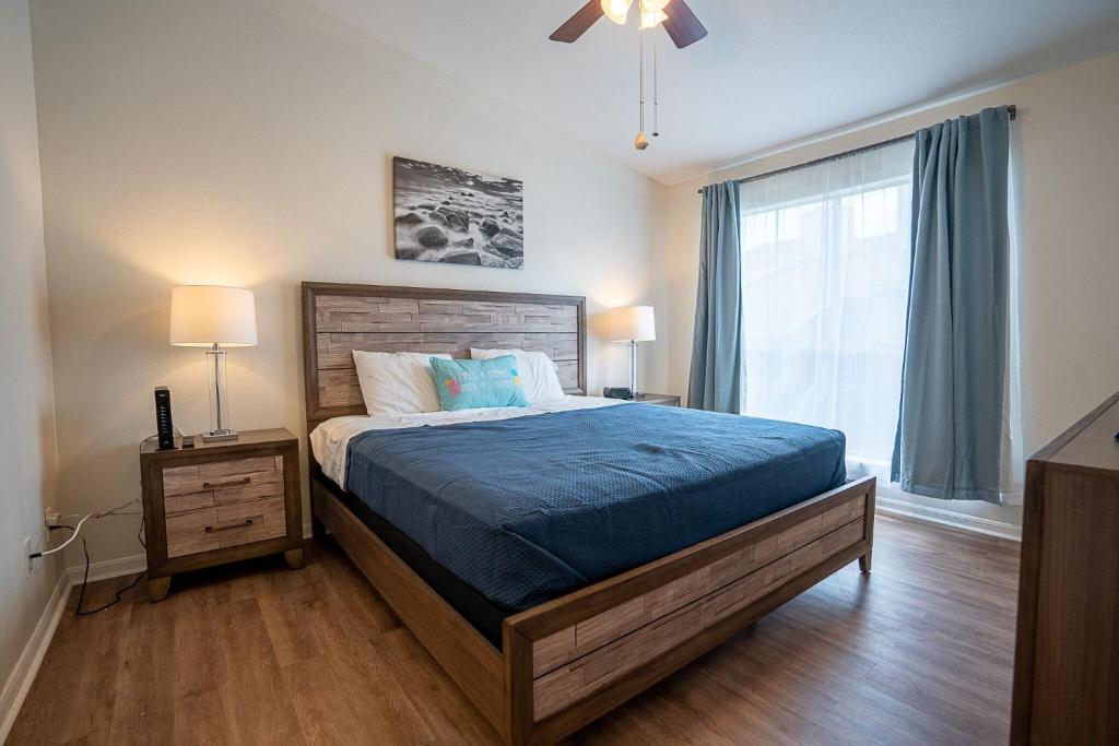 Beautiful newly renovated escape near popular Galveston attractions - image 5