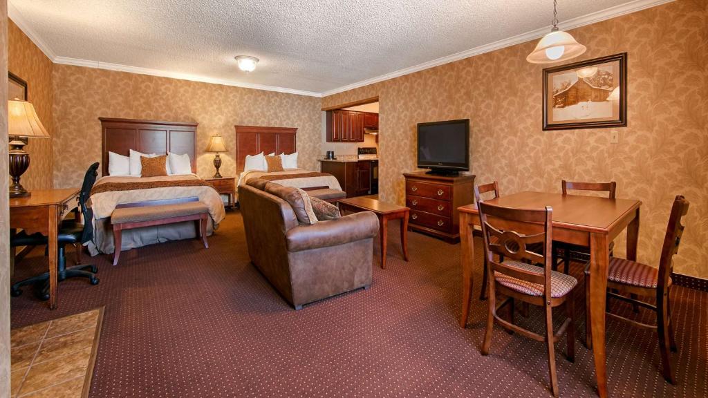 Best Western Plus Humboldt House Inn - image 2