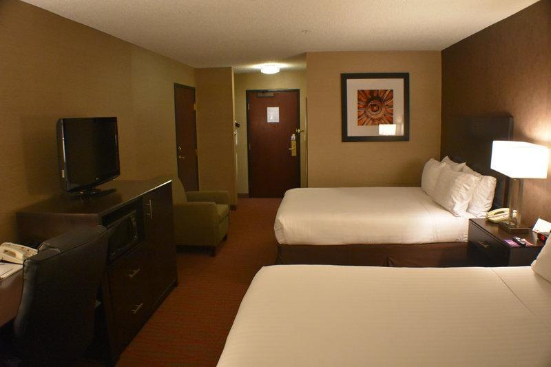 Holiday Inn Express Hotel & Suites Garden City - main image