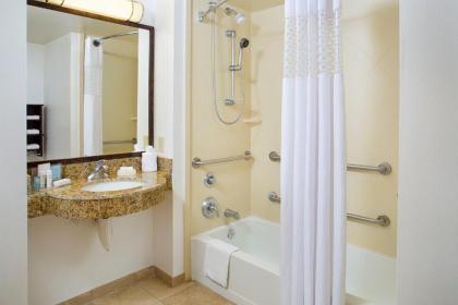 Hampton Inn by Hilton Garden City Long Island - image 15