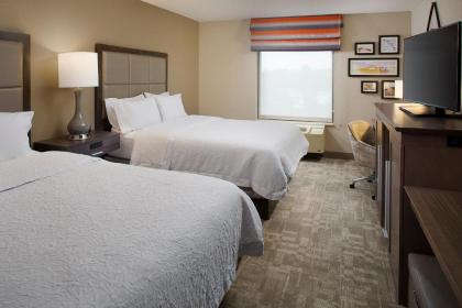 Hampton Inn by Hilton Garden City Long Island - image 5