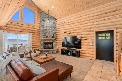 Spacious Garden City Getaway Overlooking Bear Lake - image 6