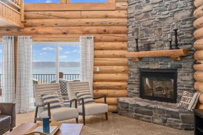 Spacious Garden City Getaway Overlooking Bear Lake - image 7