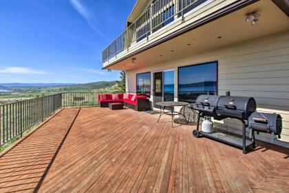 Breathtaking Bear Lake Escape with Game Room! - image 3