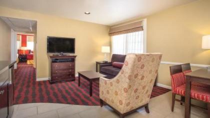 Peacock Suites - image 4