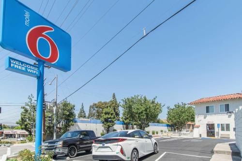 Motel 6-Orange CA - Anaheim - image 2