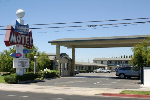 Sahara Motel - image 4